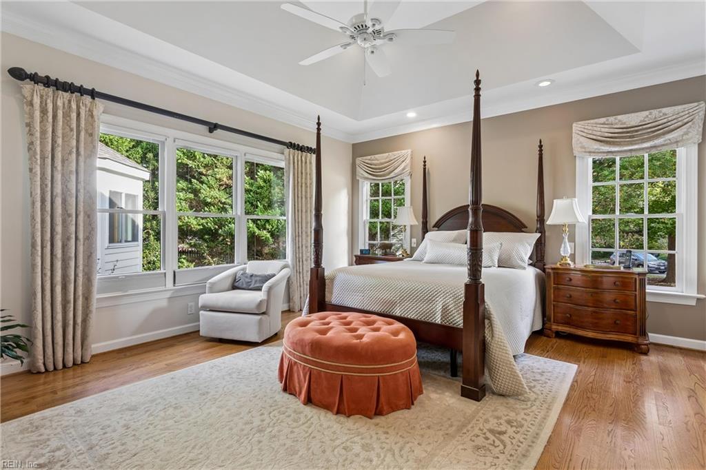 100 Spring Br Property Photo 19