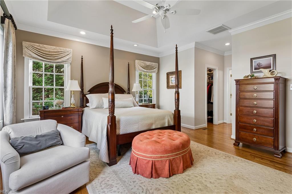 100 Spring Br Property Photo 20