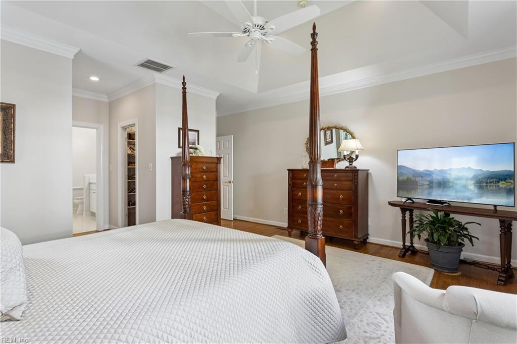 100 Spring Br Property Photo 21