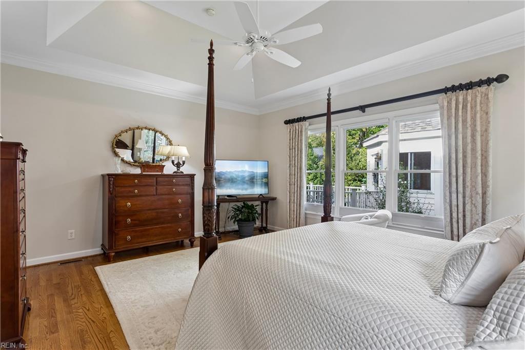 100 Spring Br Property Photo 22