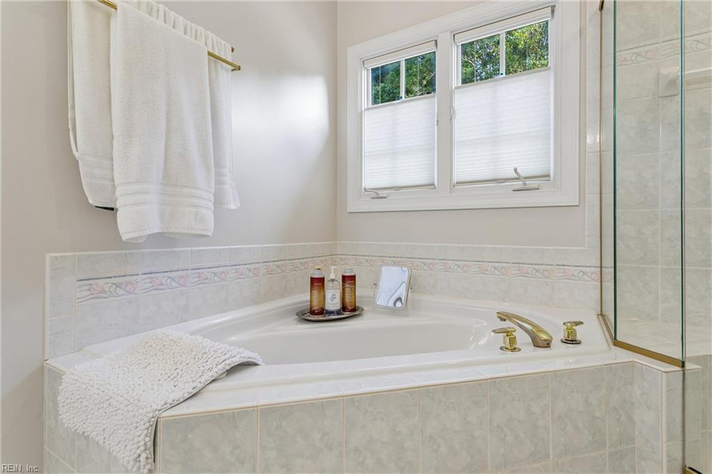 100 Spring Br Property Photo 27