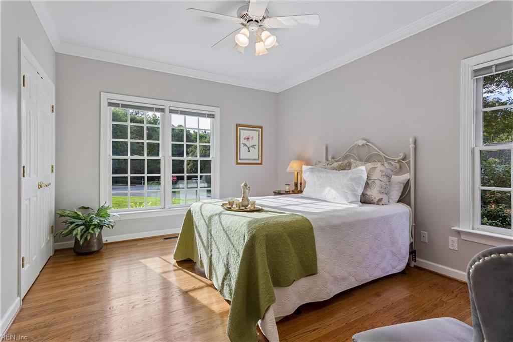 100 Spring Br Property Photo 28