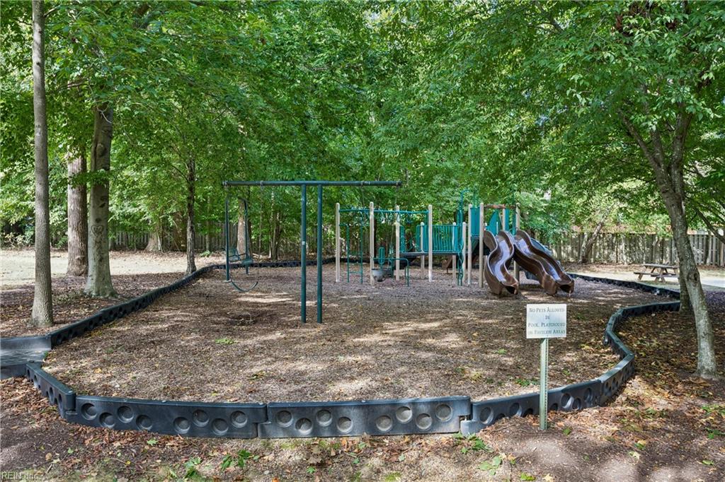 100 Spring Br Property Photo 45