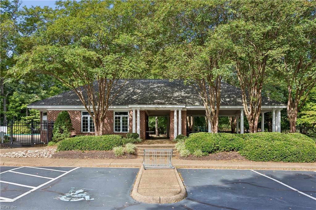100 Spring Br Property Photo 47
