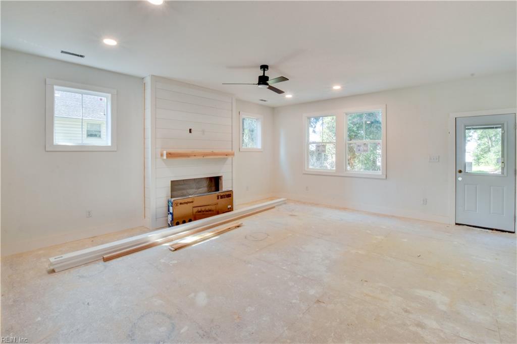 1912 Montclair Ave Property Photo 5