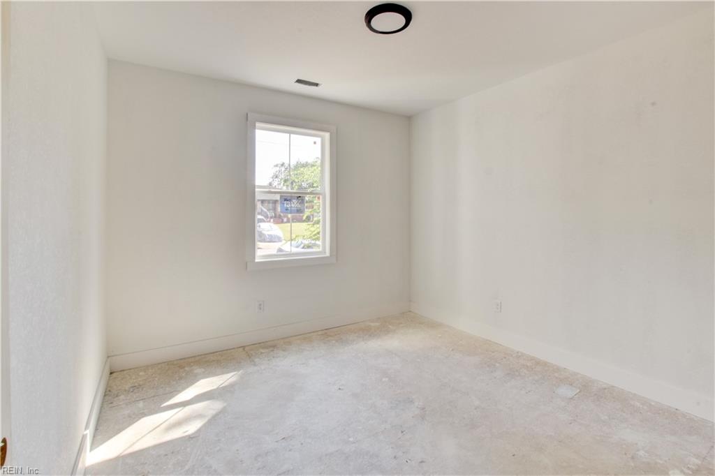1912 Montclair Ave Property Photo 11