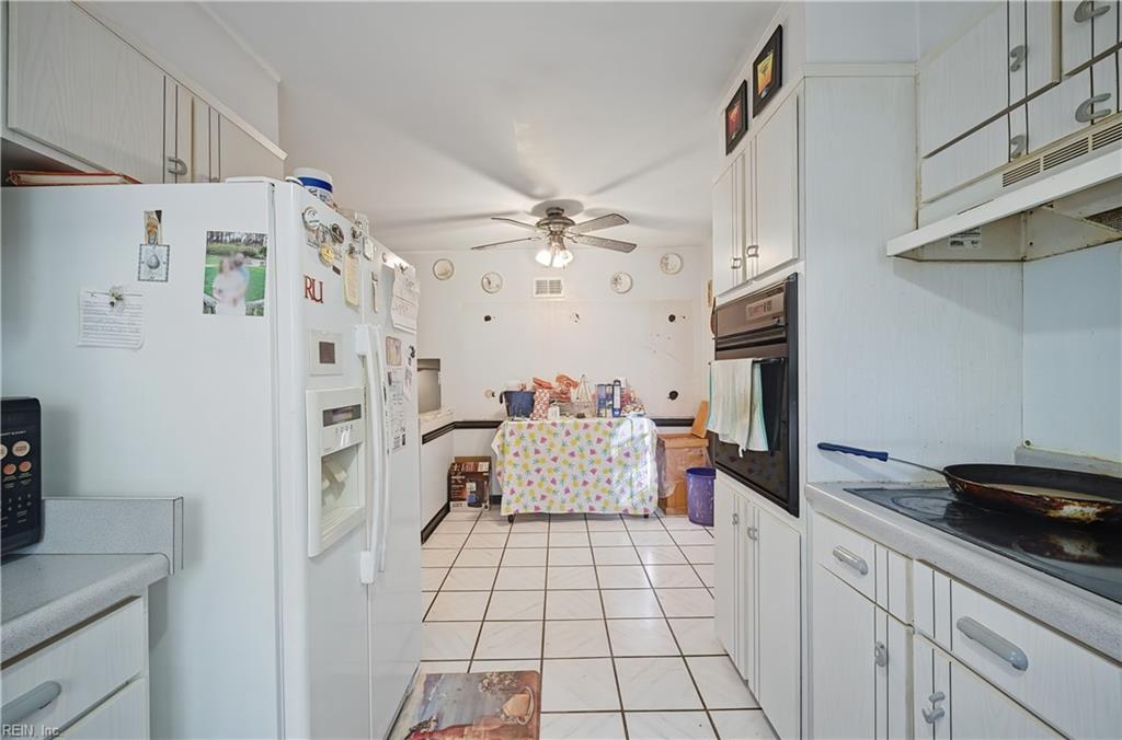 648 Charlecote Dr Property Photo 20