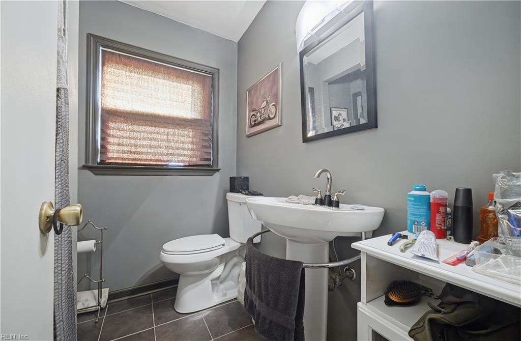 648 Charlecote Dr Property Photo 34