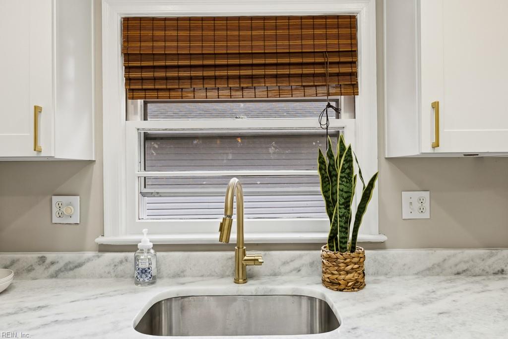 1440 Huntington Cres Property Photo 17