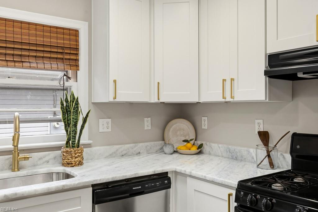1440 Huntington Cres Property Photo 18
