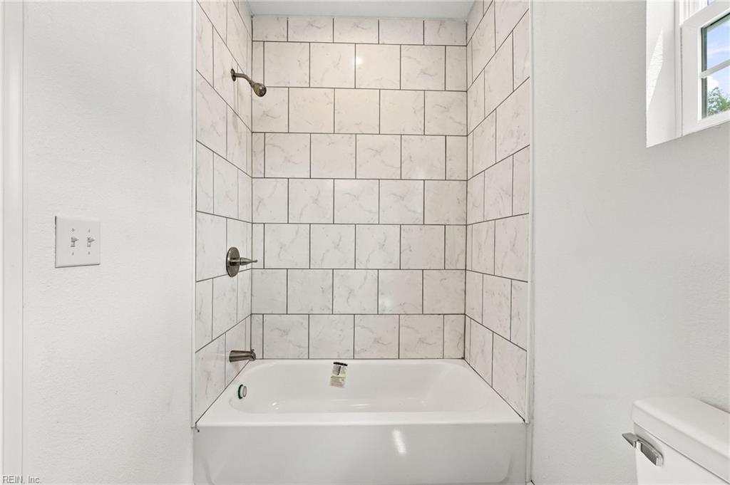 308 N Lloyd St Property Photo 14