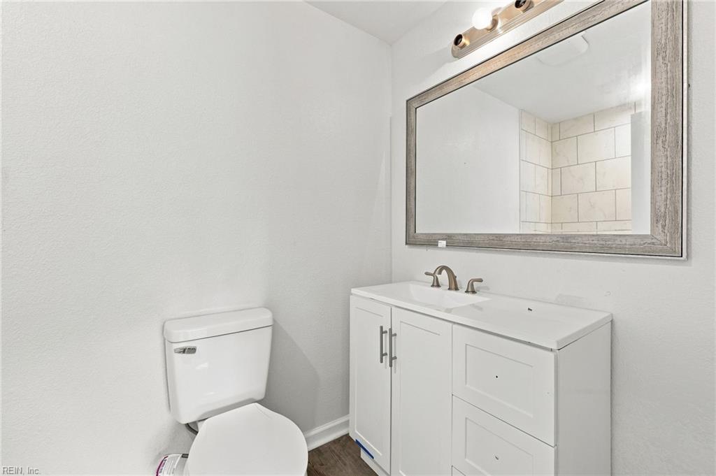 308 N Lloyd St Property Photo 15