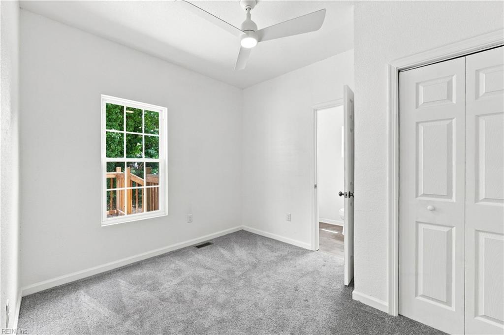 308 N Lloyd St Property Photo 17