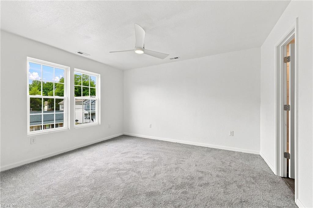 308 N Lloyd St Property Photo 18