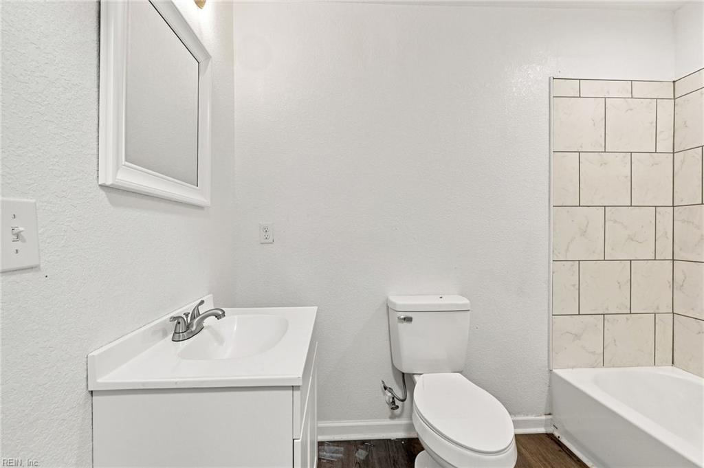 308 N Lloyd St Property Photo 20