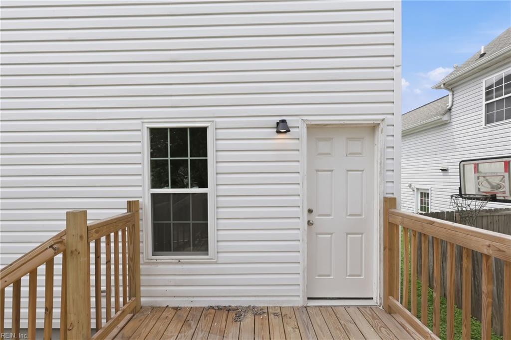 308 N Lloyd St Property Photo 23