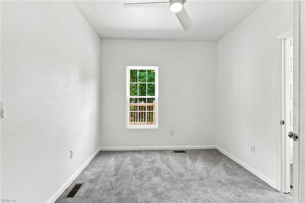 308 N Lloyd St Property Photo 26