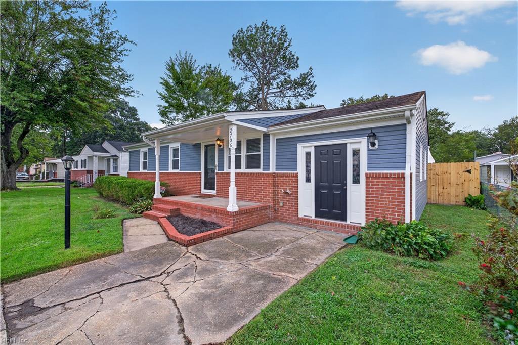 2706 Halsey St Property Photo 3