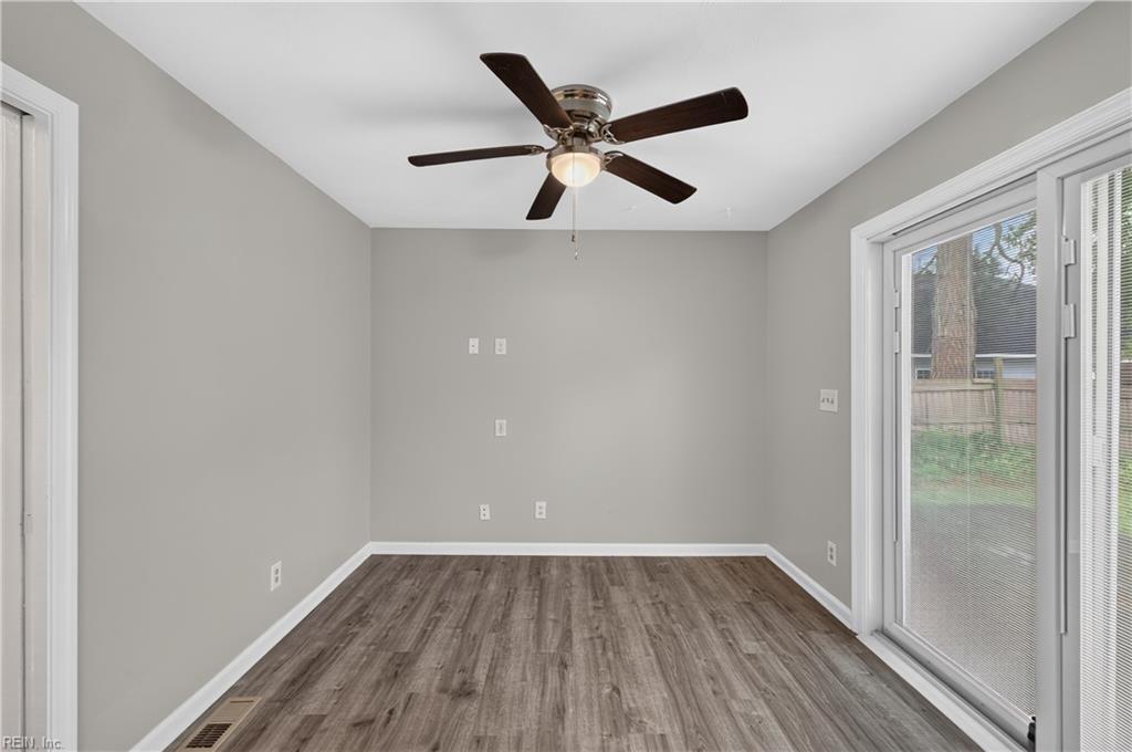 2706 Halsey St Property Photo 8