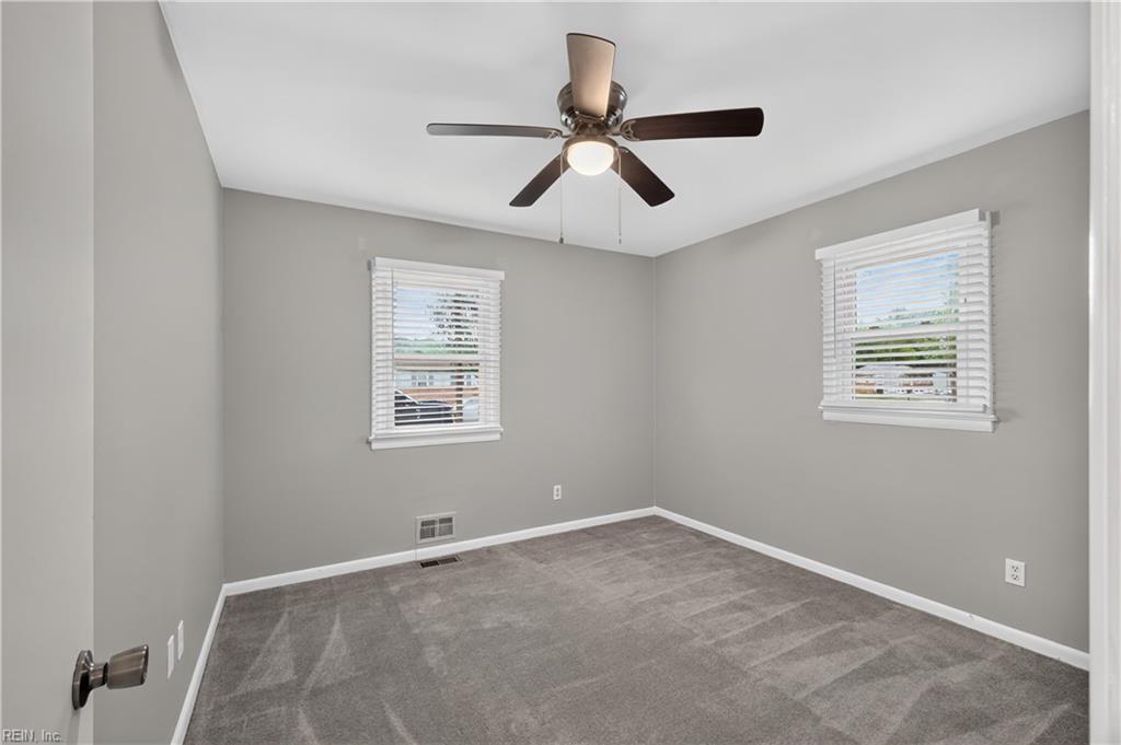 2706 Halsey St Property Photo 17