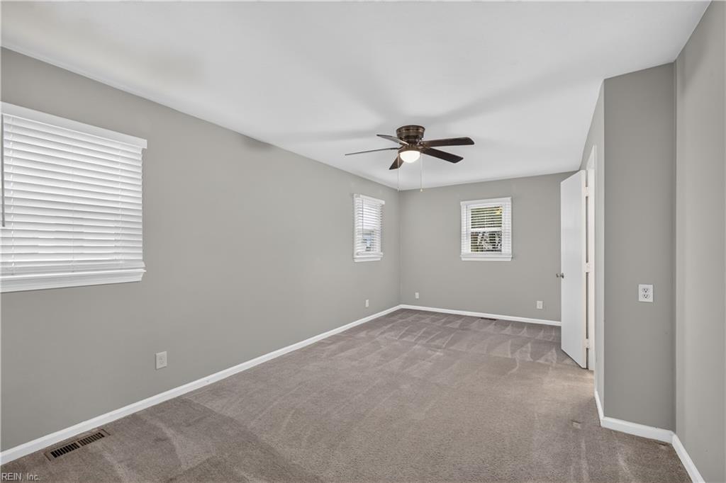 2706 Halsey St Property Photo 19