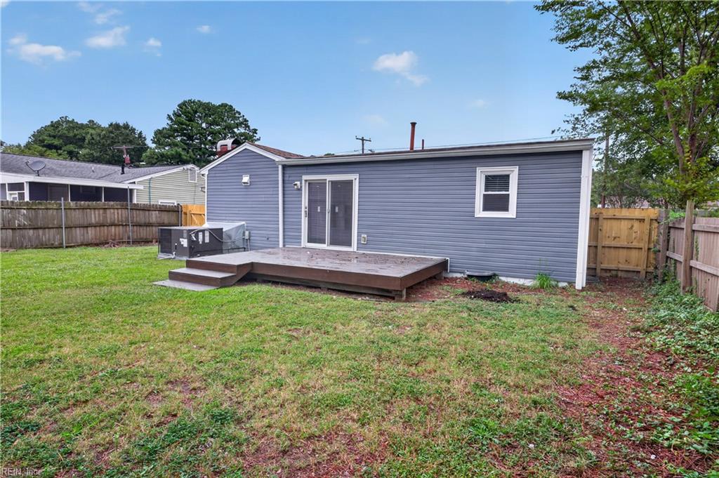 2706 Halsey St Property Photo 25