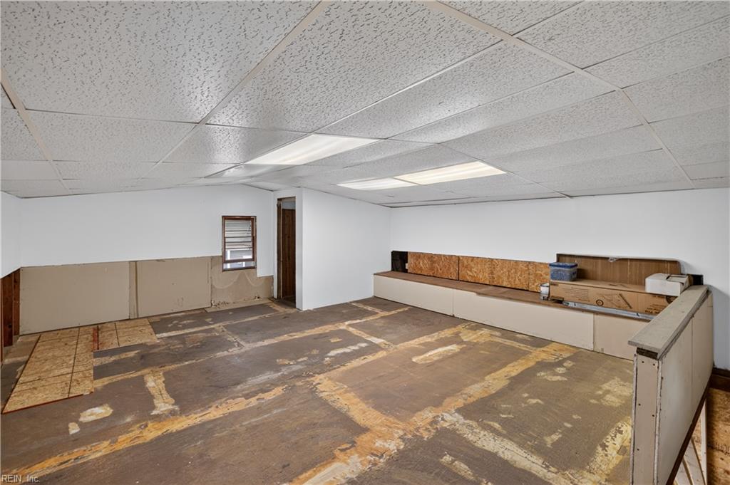 2706 Halsey St Property Photo 29