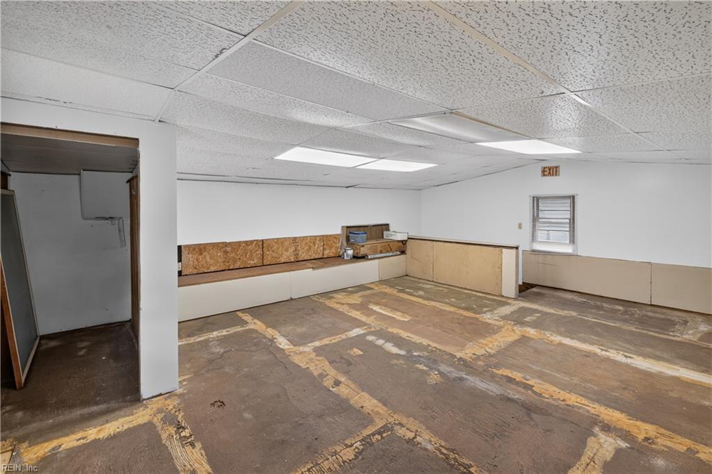 2706 Halsey St Property Photo 30
