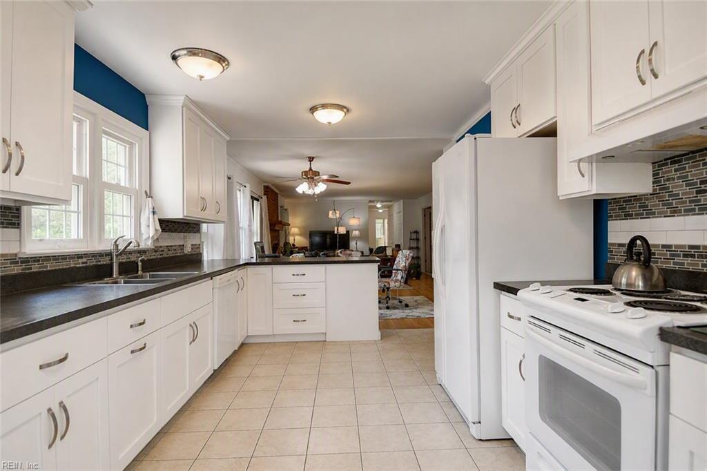 816 Adrian Dr Property Photo 37