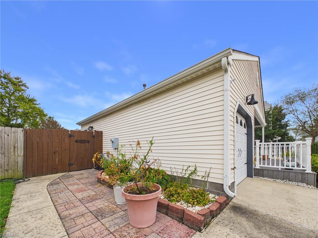 525 Hillshire Way Property Photo 8