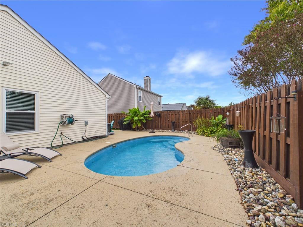 525 Hillshire Way Property Photo 13