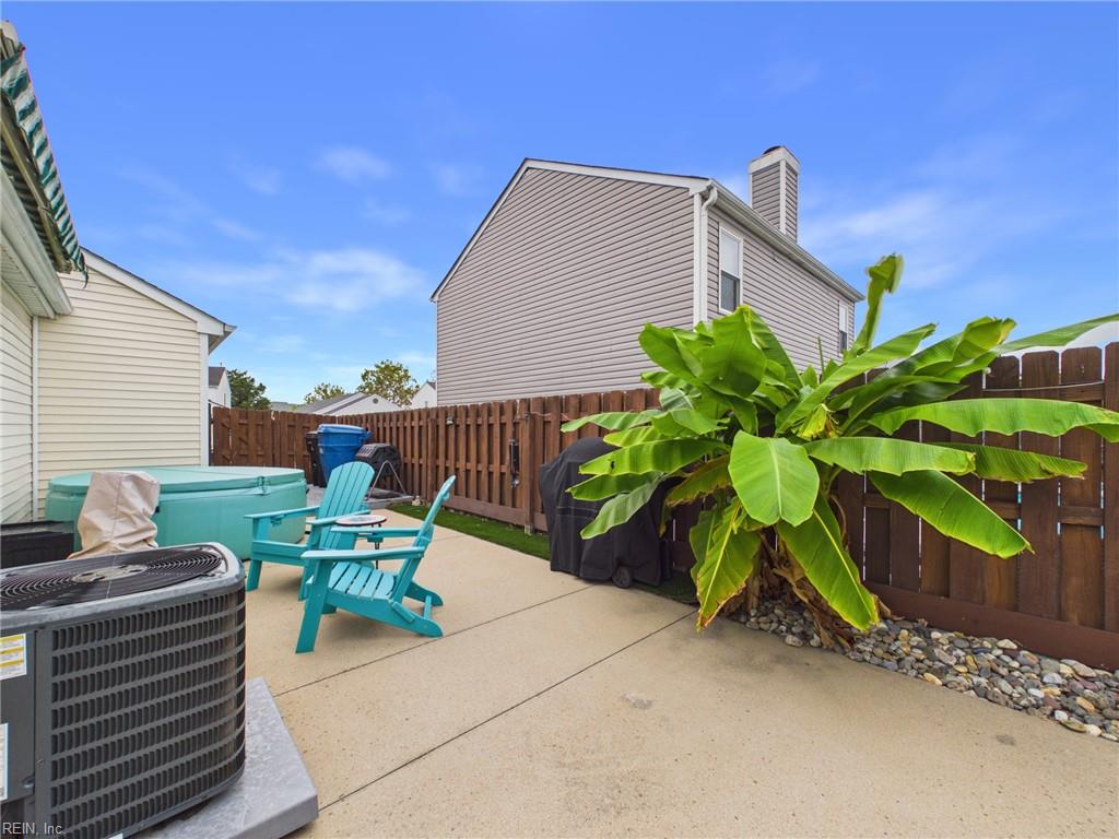 525 Hillshire Way Property Photo 15