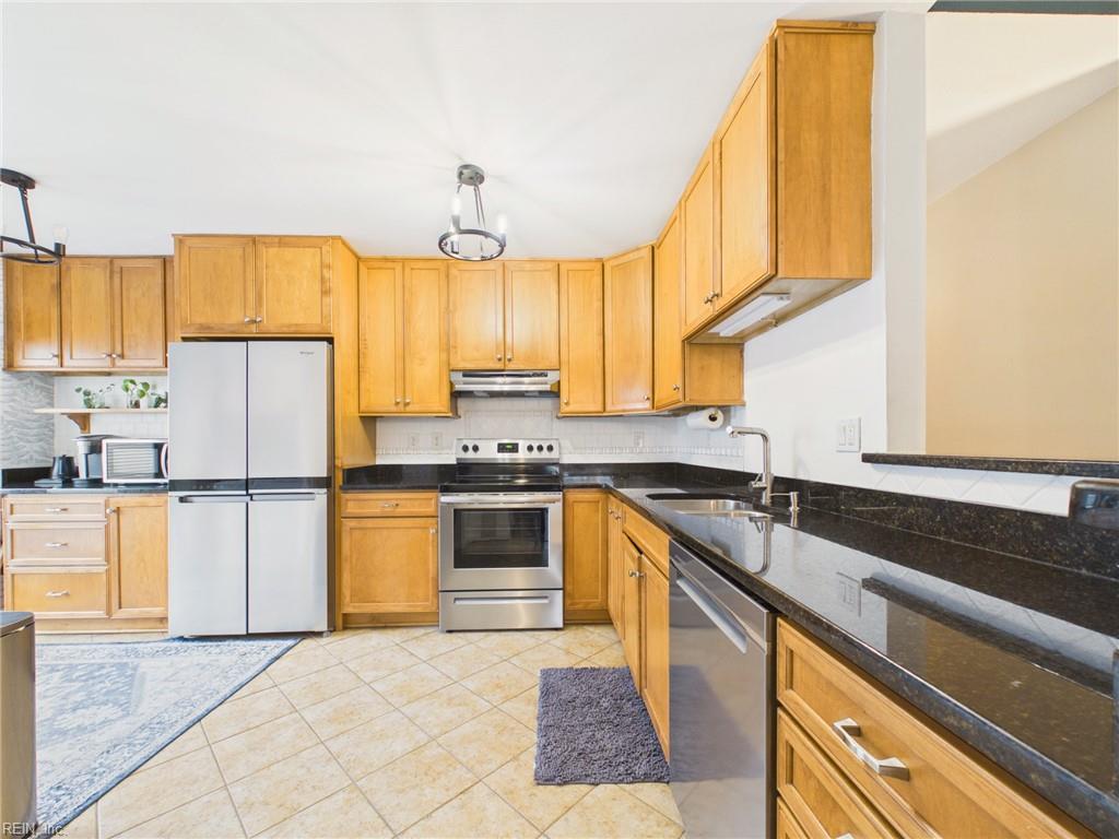525 Hillshire Way Property Photo 31