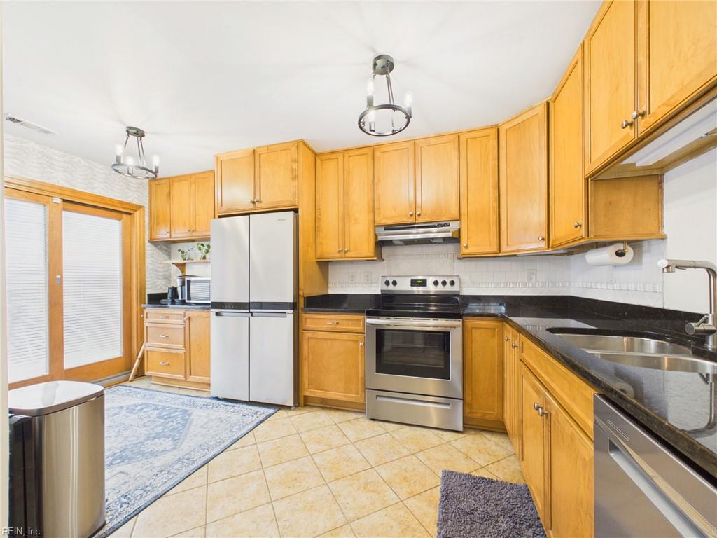 525 Hillshire Way Property Photo 32