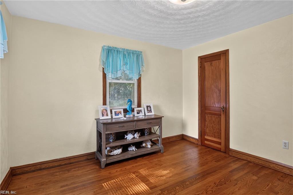 308 Hanbury Ave Property Photo 3