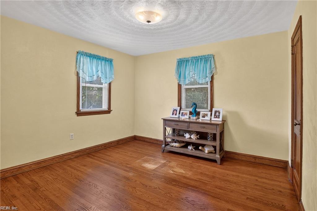 308 Hanbury Ave Property Photo 4