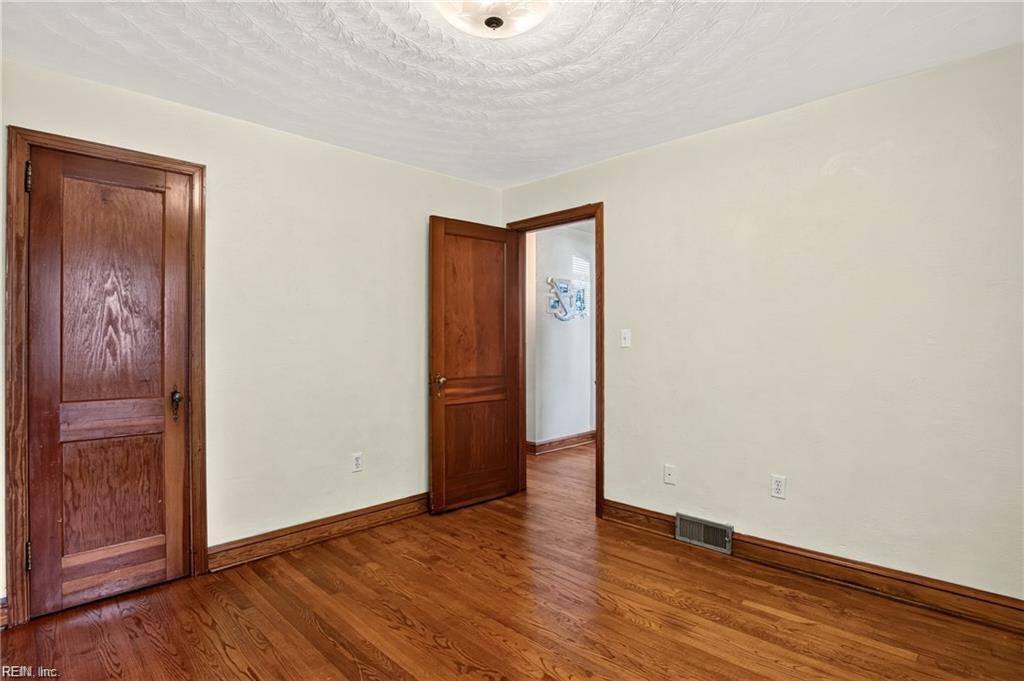 308 Hanbury Ave Property Photo 9