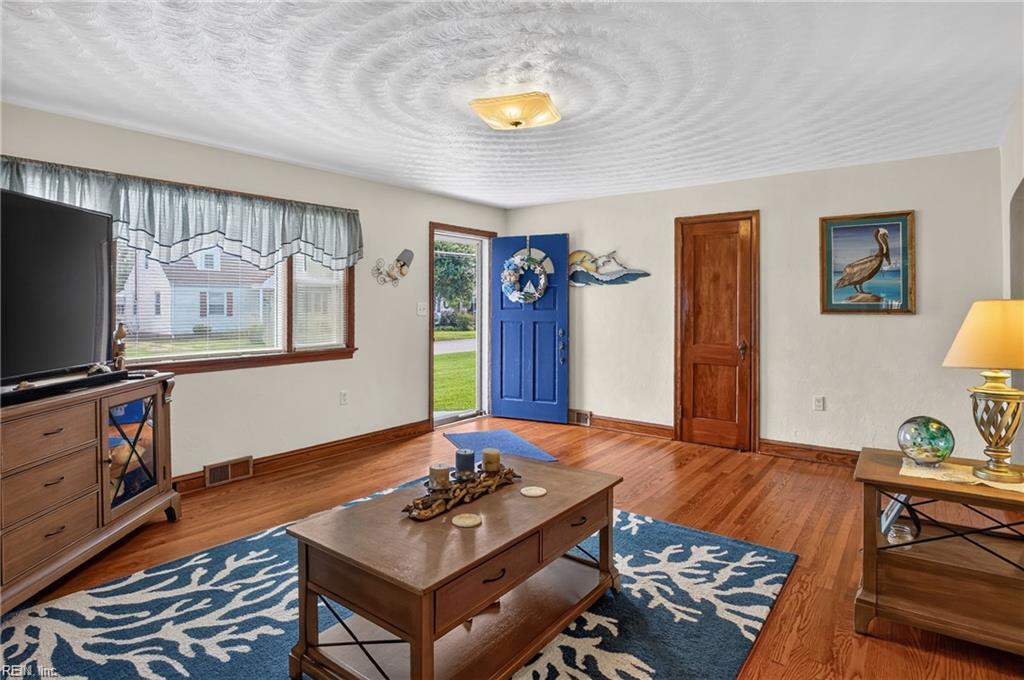 308 Hanbury Ave Property Photo 28