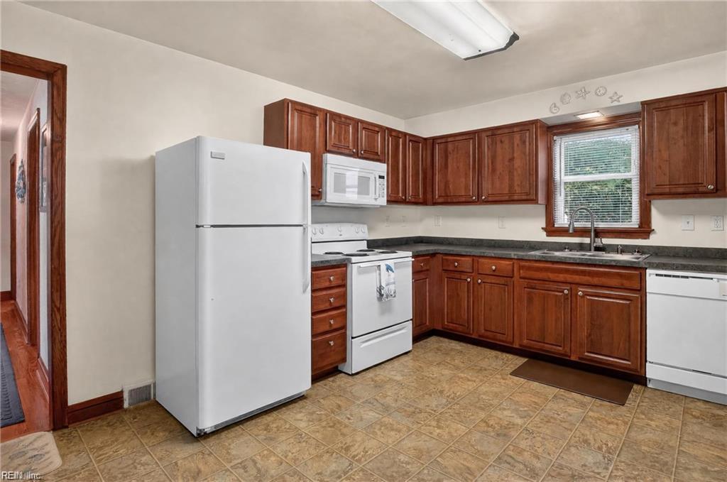 308 Hanbury Ave Property Photo 34