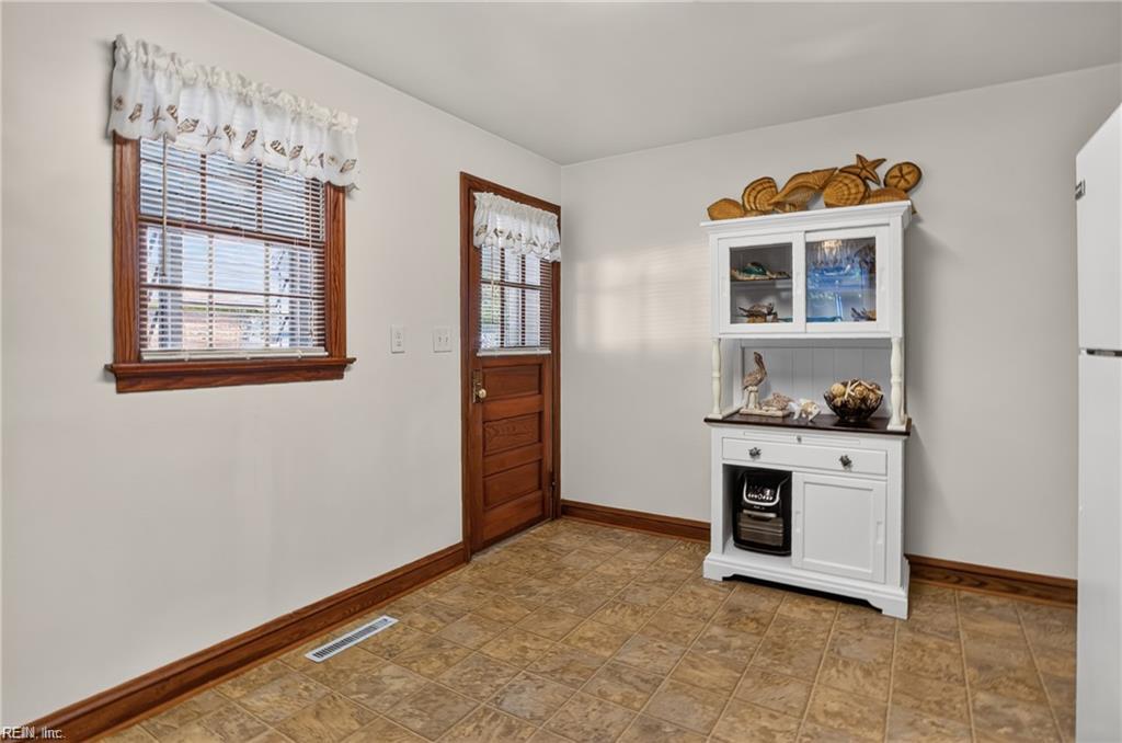 308 Hanbury Ave Property Photo 35