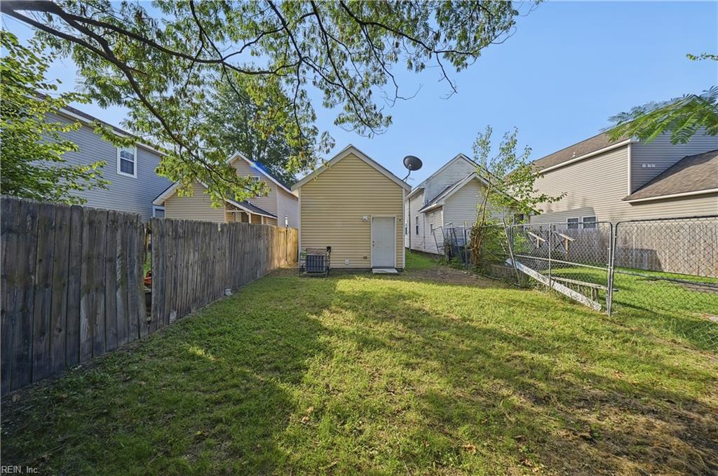 1226 Lindsay Ave Property Photo 22