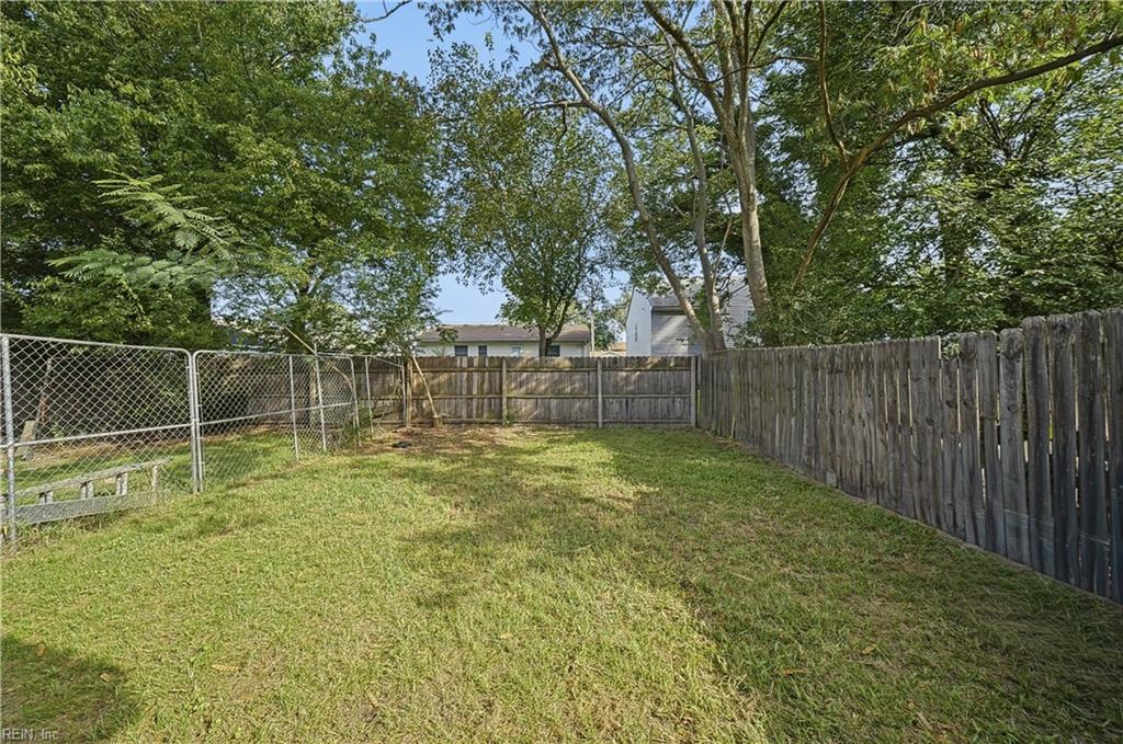 1226 Lindsay Ave Property Photo 24