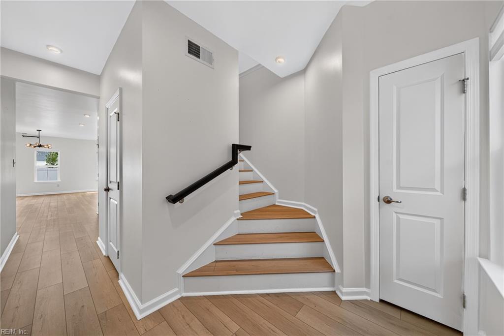 120 Stegg St Property Photo 4
