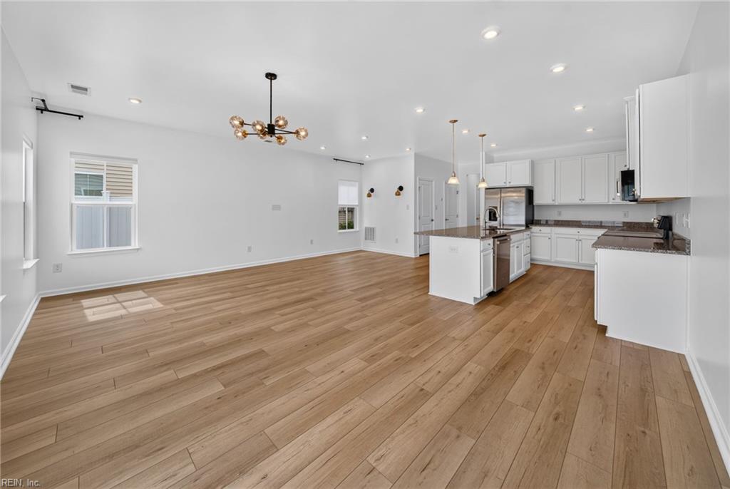 120 Stegg St Property Photo 6