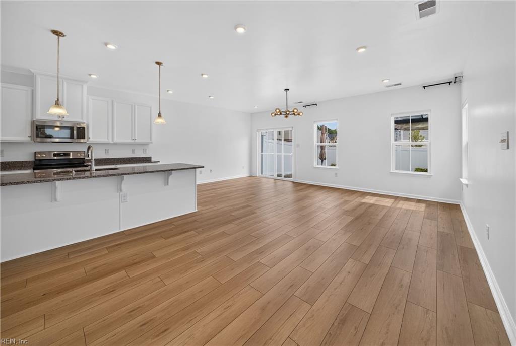 120 Stegg St Property Photo 14