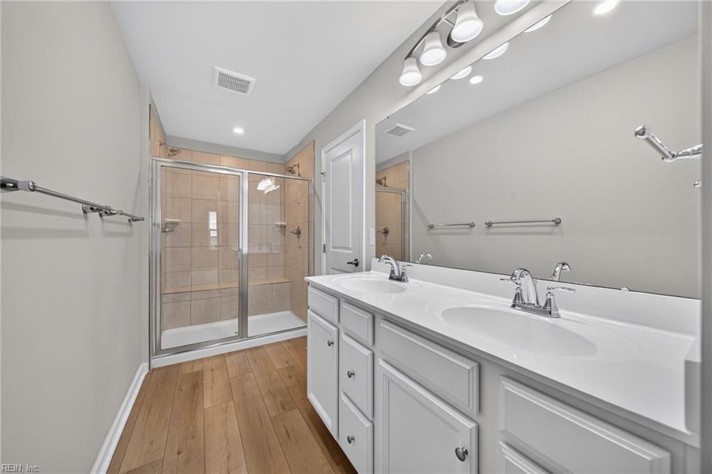120 Stegg St Property Photo 18