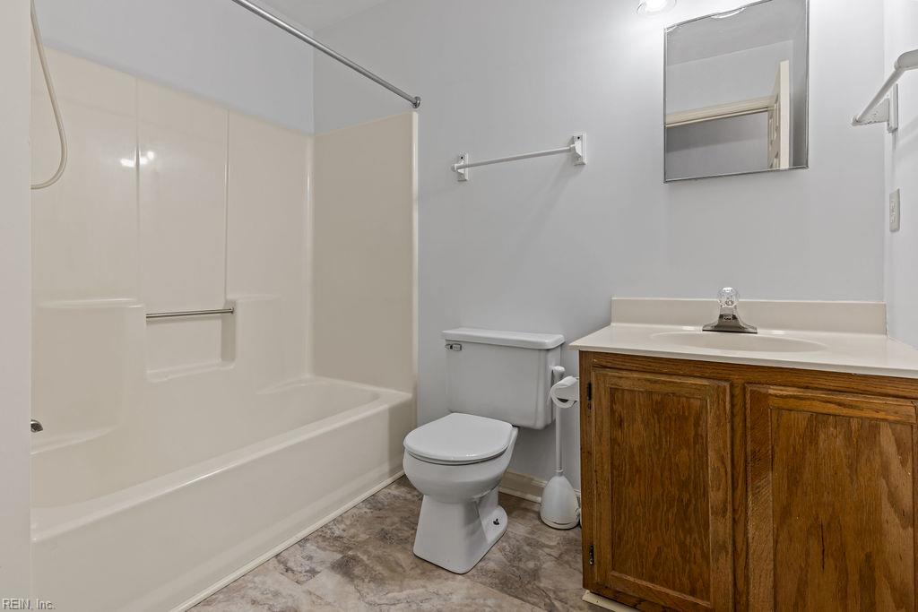 21029 Drake Rd Property Photo 10