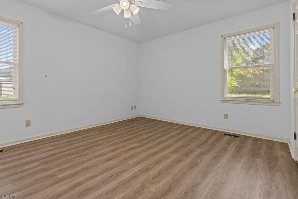 21029 Drake Rd Property Photo 13