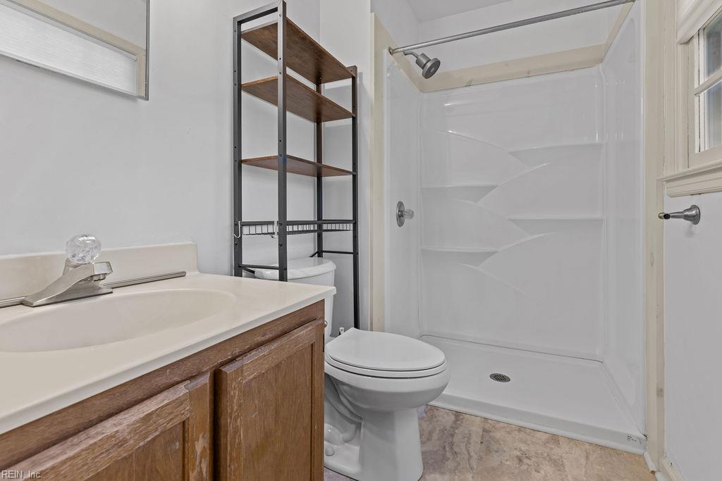 21029 Drake Rd Property Photo 16