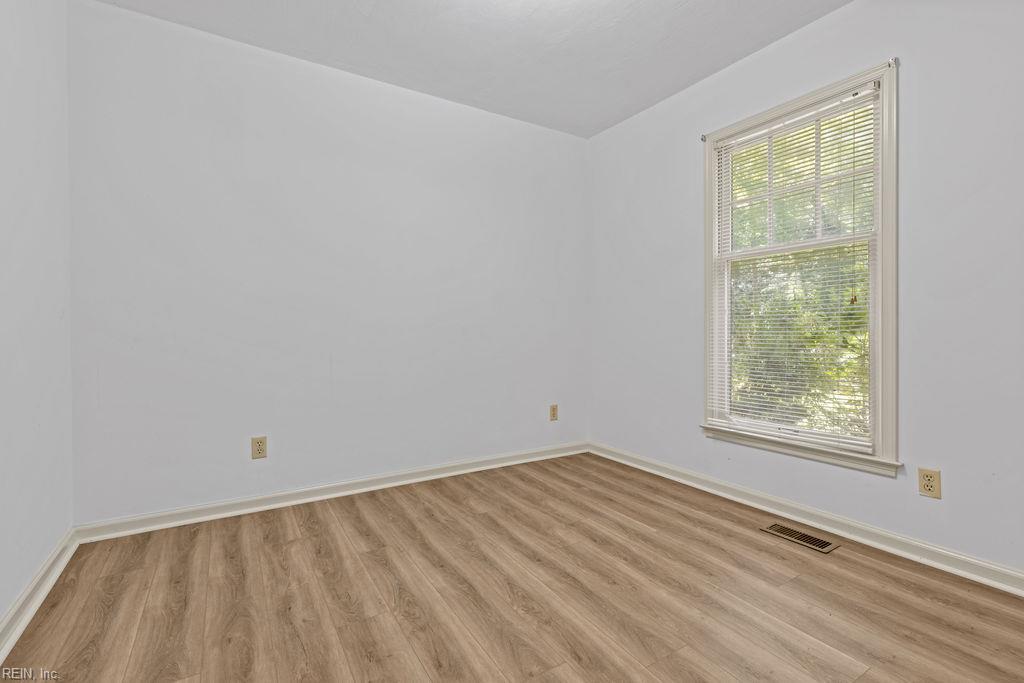 21029 Drake Rd Property Photo 17